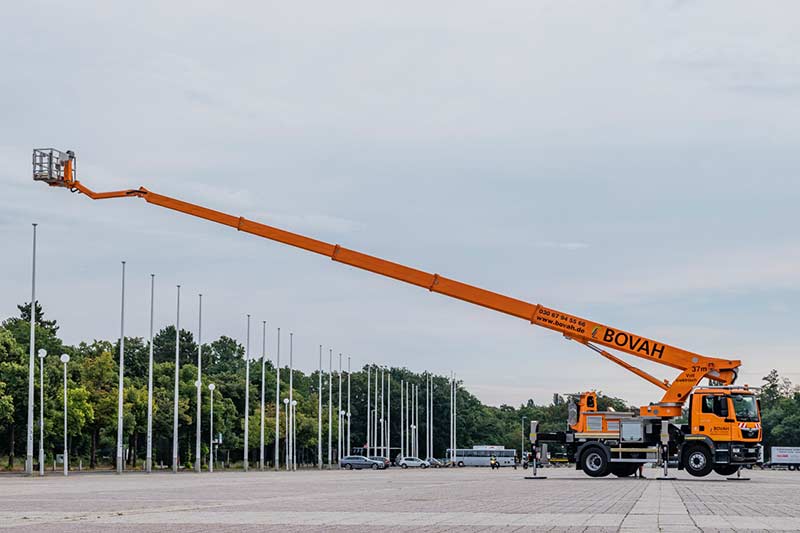 LKW-Arbeitsbühne 37 m